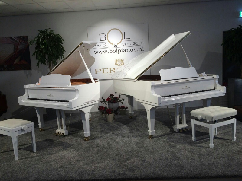 piane-si-pianine_boem-club-pianos