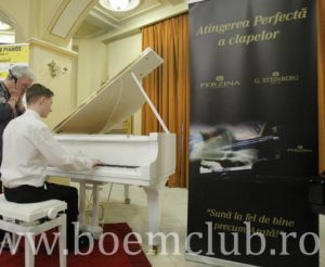 boem-club-pianos_pianist-perzina